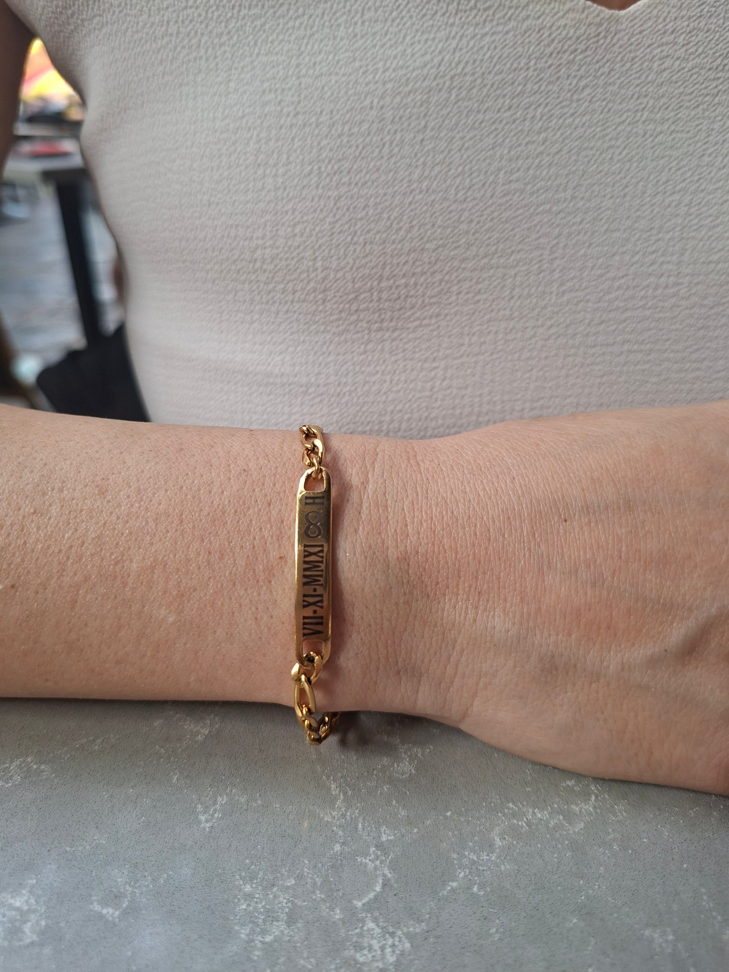 Çelik Plakalı Figora Bileklik