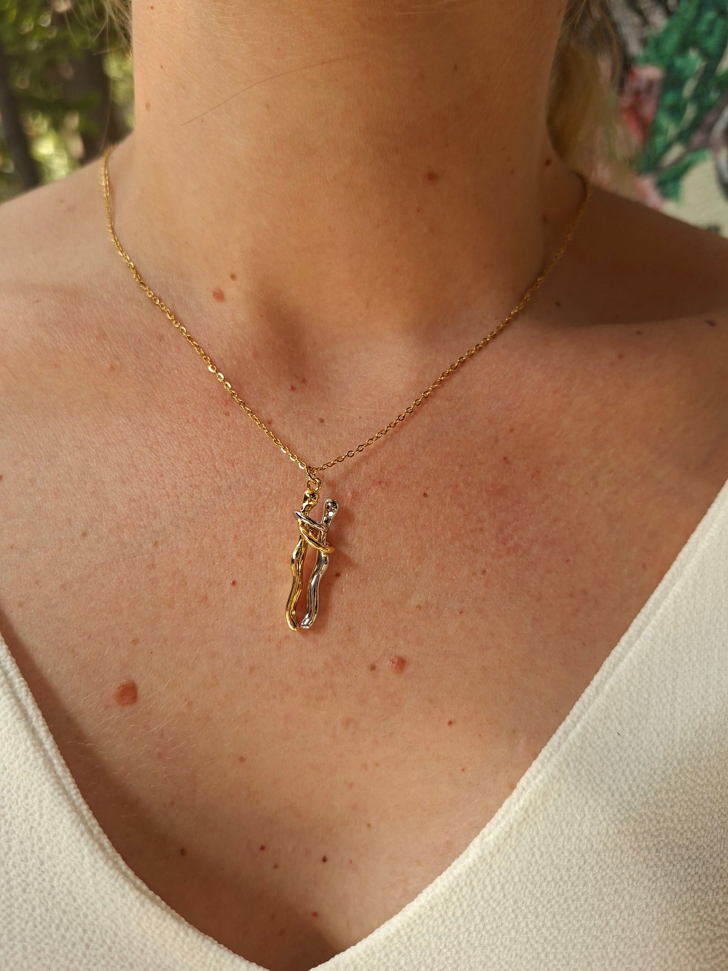 Sarılan Çift Kolyesi