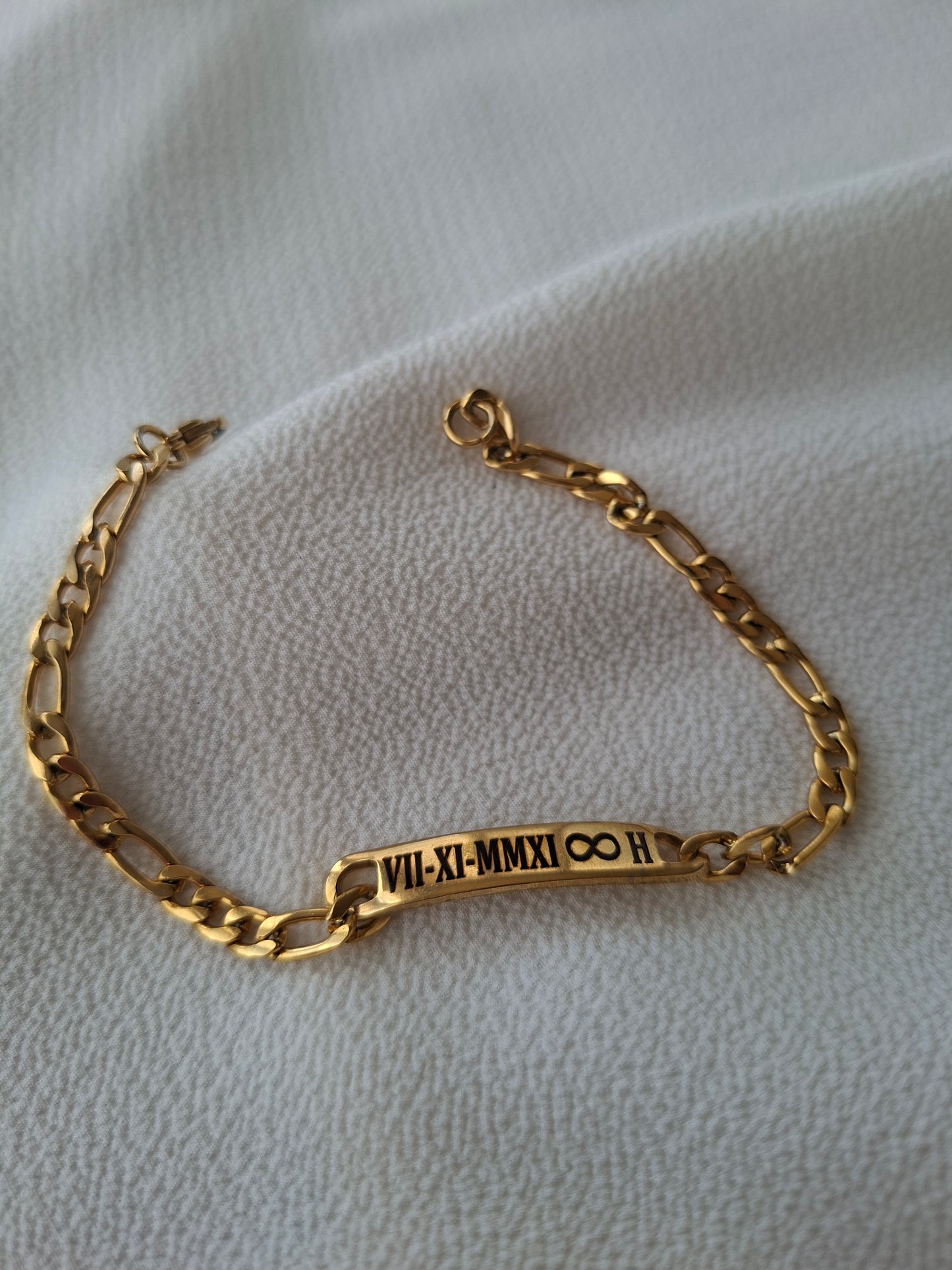 Çelik Plakalı Figora Bileklik